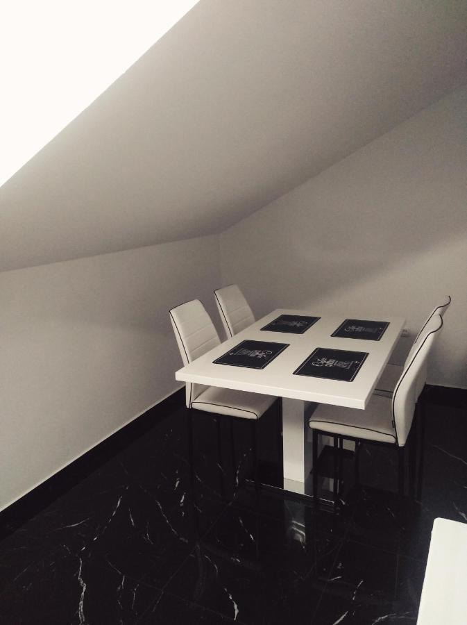 Sunshine Apartments 카를로바크 외부 사진