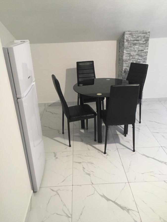 Sunshine Apartments 카를로바크 외부 사진